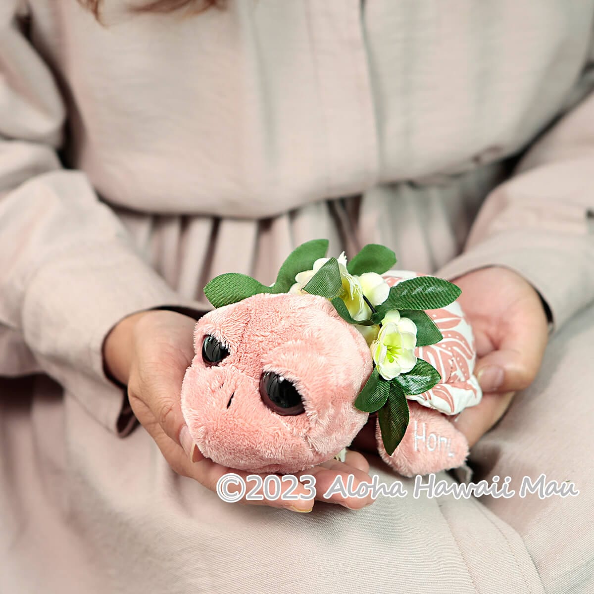 ハワイアン ホヌ ぬいぐるみ ピンク ロイヤルハワイアン 刺繍入り