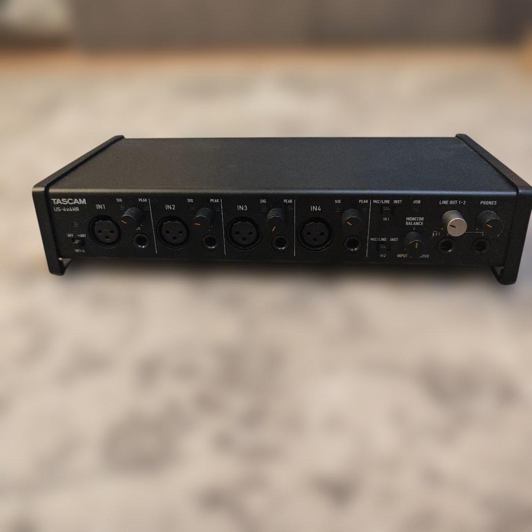 TASCAM US-4x4HR オーディオインターフェイス US-4x4HR | 4-IN/4-OUT High-Resolution USB Audio/MIDI Interface