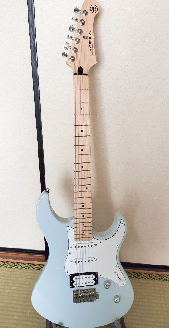 YAMAHAパシフィカ112v　アイスブルー Amazon | ヤマハ YAMAHA エレキギター PACIFICA112VM アイスブルー
